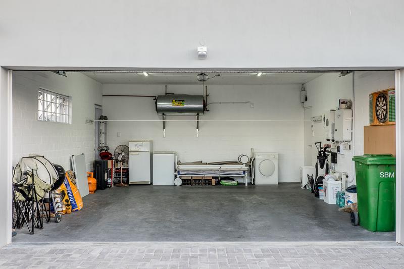 3 Bedroom Property for Sale in Britannia Bay Western Cape